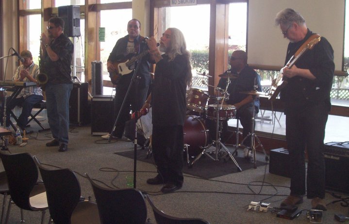 RobertoDuranandTheBanned3202010.jpg